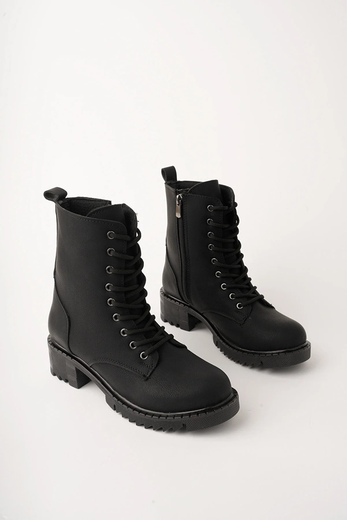 Meyra's shoes Black Skin 9 Lace Up Boots
