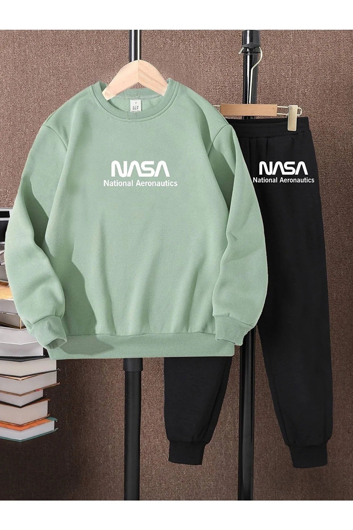 LePold 3 Thread Top Mint Bottom Black NASA Printed Girls/Boys Oversize Sweatsihr
