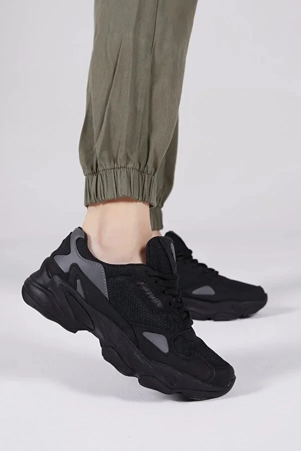 Tonny Black  Unisex Sports Shoes